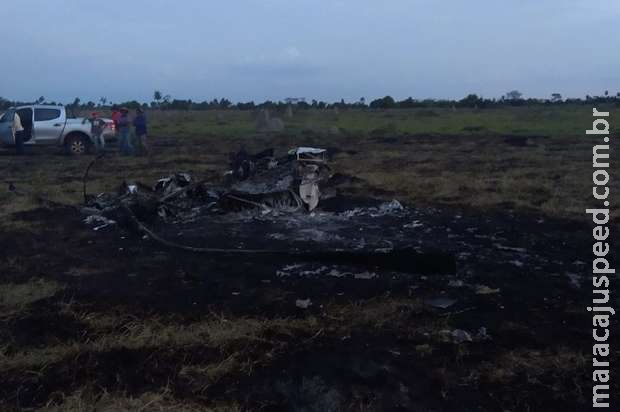 Funcionários veem helicóptero suspeito voando sobre aeronave caída em Batayporã Funcionários veem helicóptero suspeito voando sobre aeronave caída em Batayporã