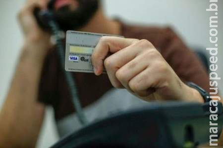 Homem de 43 anos cai em golpe do "cartão clonado" e perde mais de 5 mil reais para larápios Homem de 43 anos cai em golpe do "cartão clonado" e perde mais de 5 mil reais para larápios