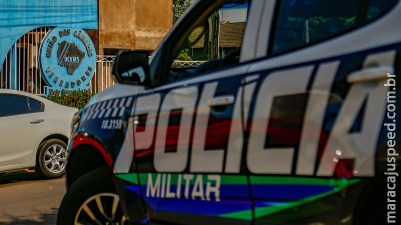 Homem é preso por agredir irmão e amaçar matar a própria mãe em MS Homem é preso por agredir irmão e amaçar matar a própria mãe em MS