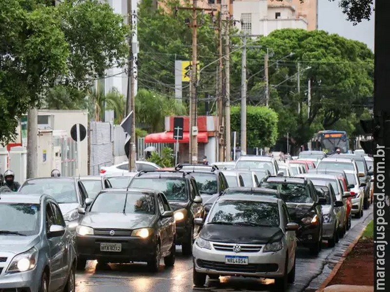Licenciamento de veículos com placa final 0 deve ser pago até sexta-feira