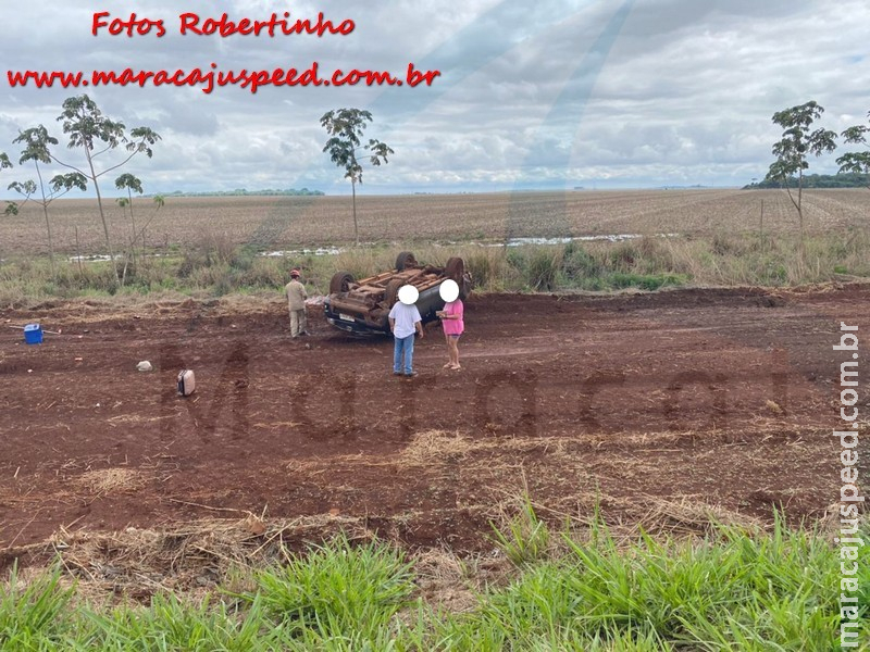 Maracaju: Corpo de Bombeiros atendem capotamento de caminhonete Hilux na BR-267