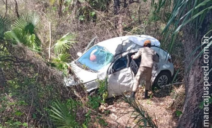 Motorista que morreu ao bater em árvore ‘voou’ 5 metros em rodovia BR-262 Motorista que morreu ao bater em árvore ‘voou’ 5 metros em rodovia BR-262