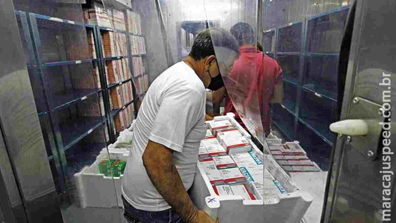 MS recebe novas remessas com 106,5 mil doses de Pfizer e Astrazeneca MS recebe novas remessas com 106,5 mil doses de Pfizer e Astrazeneca