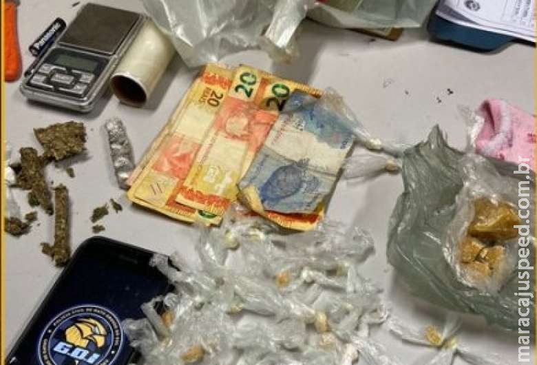 Mulheres são presas em flagrante por tráfico de drogas Mulheres são presas em flagrante por tráfico de drogas