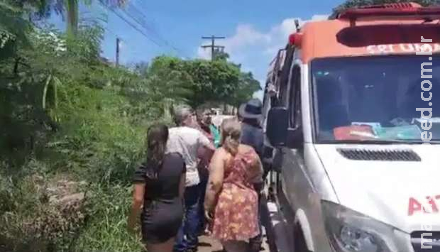Paraquedista cai em rede elétrica após pane no equipamento em MS Paraquedista cai em rede elétrica após pane no equipamento em MS