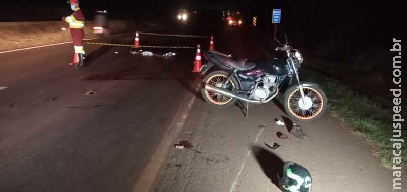 Pedestre morre atropelado na BR-163 e motociclista fica ferido