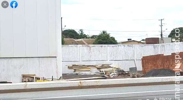 Pedreiro cai de 3 metros durante obra em supermercado do Aero Rancho