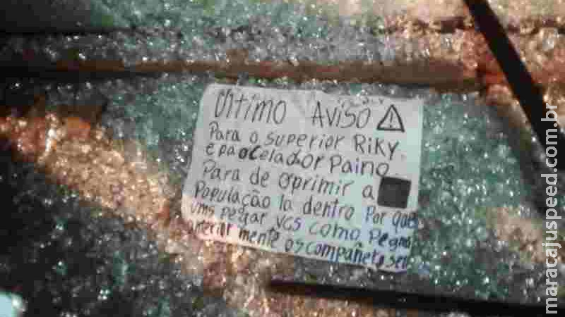 Pistoleiros atiram contra residência e ameaçam servidores de penitenciária na fronteira Pistoleiros atiram contra residência e ameaçam servidores de penitenciária na fronteira