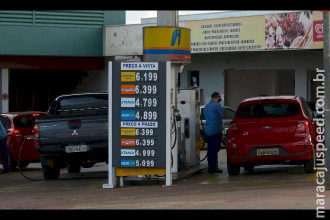 Postos repassam reajuste e gasolina sobe 3,3% em uma semana 