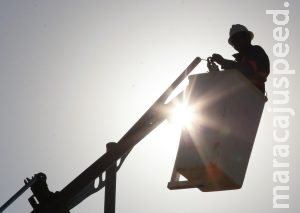 Prefeitura fecha contratos de R$ 5,4 milhões para instalação de lâmpadas de LED Prefeitura fecha contratos de R$ 5,4 milhões para instalação de lâmpadas de LED
