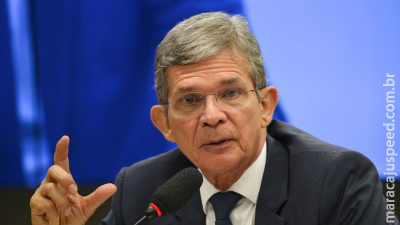 Presidente da Petrobras diz que sofre para informar alta de preços Presidente da Petrobras diz que sofre para informar alta de preços