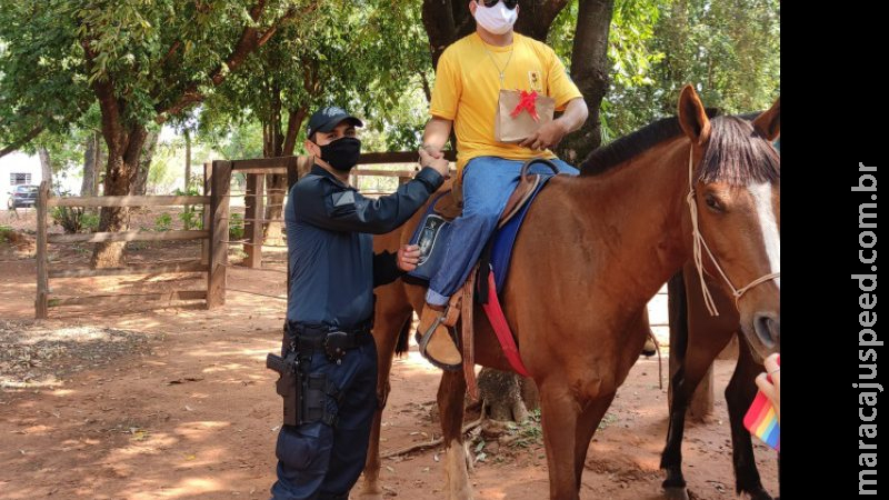 Projeto de Equoterapia da Polícia Militar e parceiros realizam evento em comemoração ao Dia das Crianças Projeto de Equoterapia da Polícia Militar e parceiros realizam evento em comemoração ao Dia das Crianças