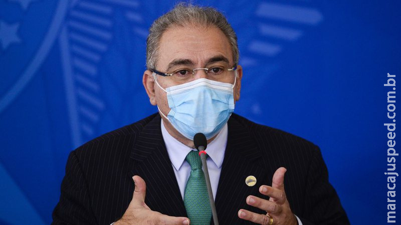 Queiroga defende flexibilizar uso de máscaras ao ar livre Queiroga defende flexibilizar uso de máscaras ao ar livre