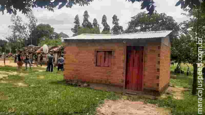 Raio cai em residência e mata casal e um bebê de 10 meses Raio cai em residência e mata casal e um bebê de 10 meses