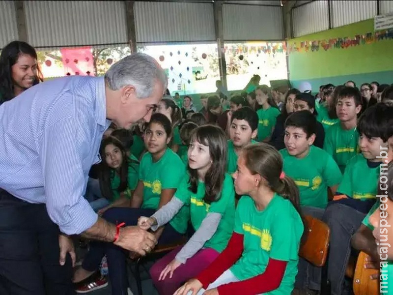 Reinaldo Azambuja começa a semana investindo R$ 8,3 milhões na educação de MS Reinaldo Azambuja começa a semana investindo R$ 8,3 milhões na educação de MS