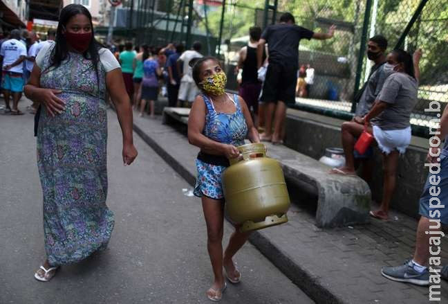 Senado aprova projeto que institui auxílio gás Senado aprova projeto que institui auxílio gás
