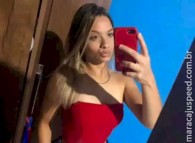 "Todo mundo gostava dela", diz mãe de jovem morta com um tiro na cabeça "Todo mundo gostava dela", diz mãe de jovem morta com um tiro na cabeça
