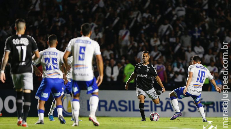 Vasco leva virada do CSA em casa e fica mais longe do acesso na Série B Vasco leva virada do CSA em casa e fica mais longe do acesso na Série B