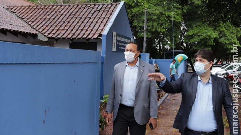 À frente da prefeitura de Campo Grande, Carlão visita UBS Estrela do Sul