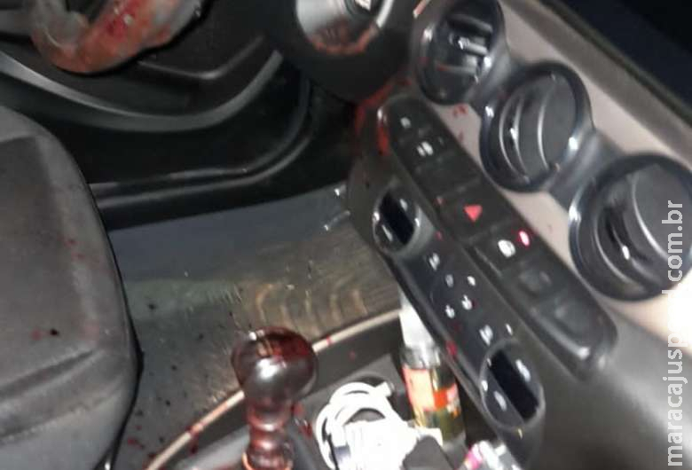 Adolescentes suspeitos de tentativa de latrocínio contra taxista são detidos Adolescentes suspeitos de tentativa de latrocínio contra taxista são detidos
