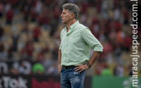 Após empate com a Chapecoense em 2 a 2, Renato Gaúcho sofre pressão da torcida para que saia do clube 