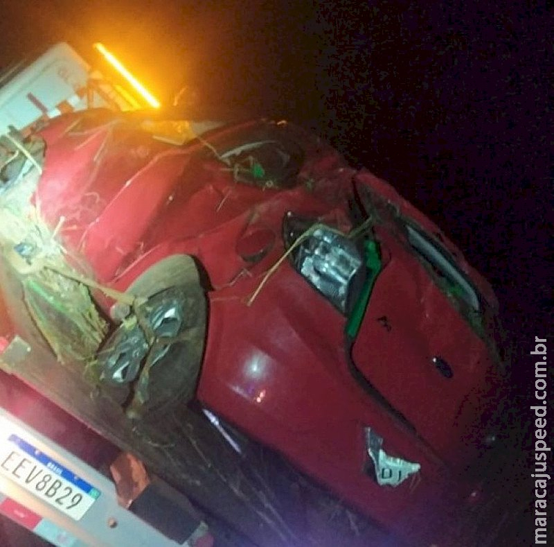 Após quase atropelar PRF, traficante capota carro e abandona carga de maconha em Caarapó Após quase atropelar PRF, traficante capota carro e abandona carga de maconha em Caarapó