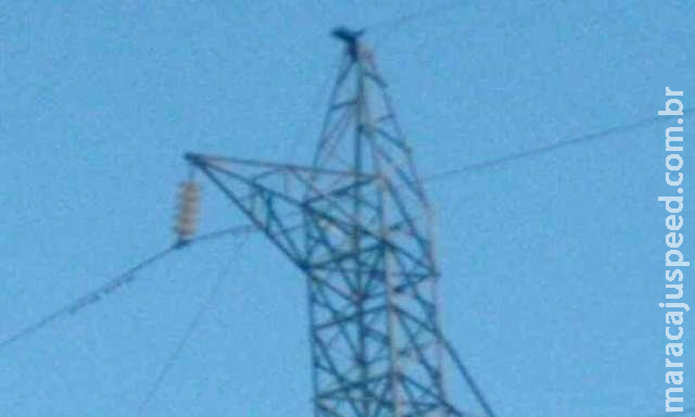 Avião em que estava Marília Mendonça atingiu fios de alta tensão antes de cair Avião em que estava Marília Mendonça atingiu fios de alta tensão antes de cair