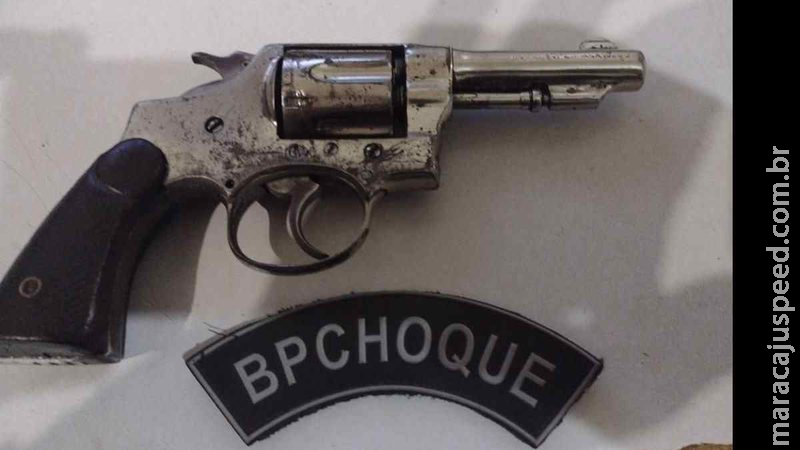 Bandido é preso após alugar revólver e manter família refém durante roubo em Campo Grande Bandido é preso após alugar revólver e manter família refém durante roubo em Campo Grande