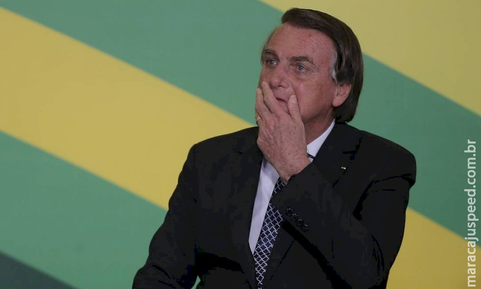 Bolsonaro diz que está louco para entregar a presidência da República Bolsonaro diz que está louco para entregar a presidência da República