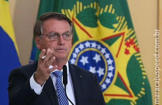 Bolsonaro diz que vai prorrogar desoneração da folha por mais dois anos Bolsonaro diz que vai prorrogar desoneração da folha por mais dois anos