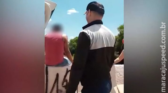 Bombeiro recebe moção após salvar homem que tentava se jogar de ponte no Aero Rancho Bombeiro recebe moção após salvar homem que tentava se jogar de ponte no Aero Rancho