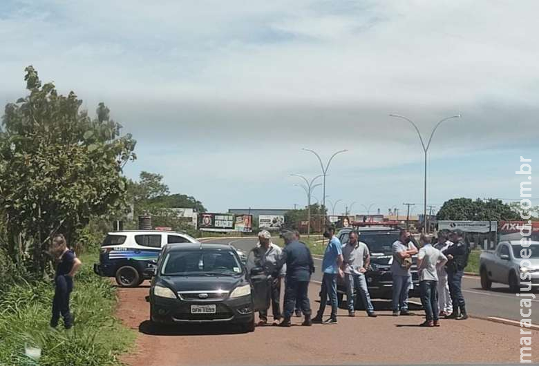 Carro roubado após execução de empresário na fronteira é recuperado Carro roubado após execução de empresário na fronteira é recuperado