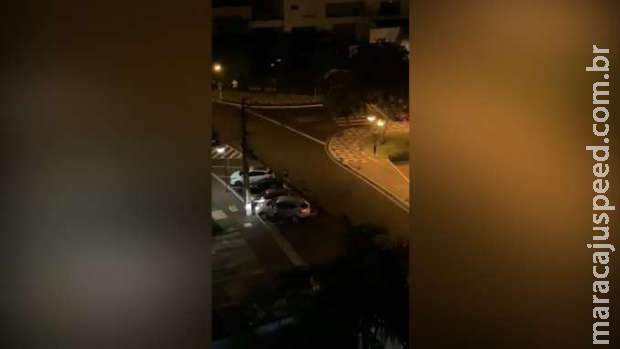 Casal gay briga com gato no colo e um leva soco no olho na Vila Rica Casal gay briga com gato no colo e um leva soco no olho na Vila Rica