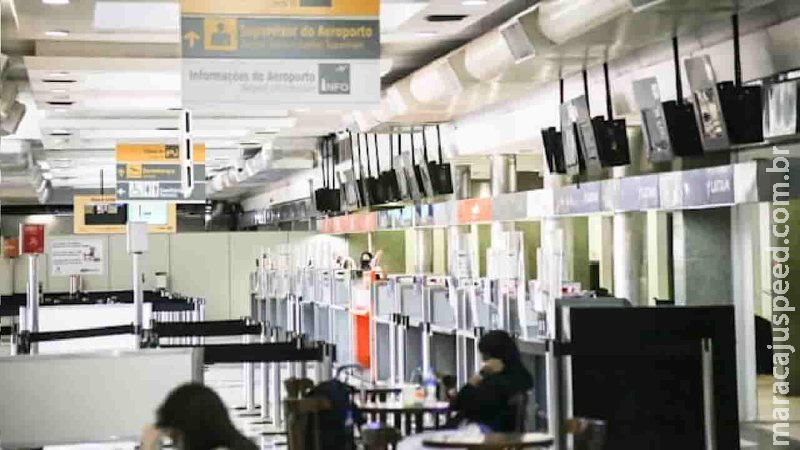 Com risco de nova variante, MS deve tomar medidas sobre viajantes vindos de países africanos Com risco de nova variante, MS deve tomar medidas sobre viajantes vindos de países africanos