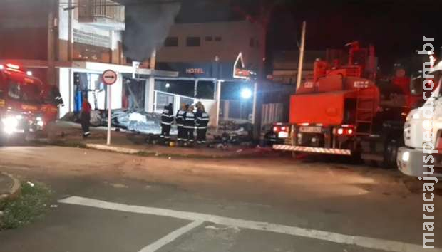 Corpo de funcionário é achado após incêndio que devastou tapeçaria na Barão Corpo de funcionário é achado após incêndio que devastou tapeçaria na Barão