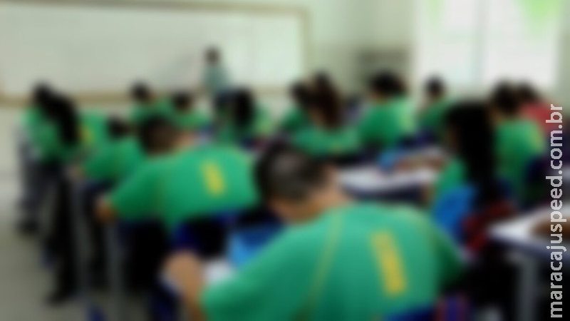Deveria estar na igreja: professora discute em escola após morte na Afonso Pena Deveria estar na igreja: professora discute em escola após morte na Afonso Pena