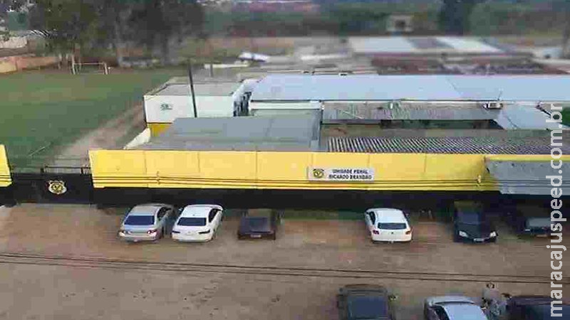 Dois presos fogem de penitenciária na fronteira de MS Dois presos fogem de penitenciária na fronteira de MS