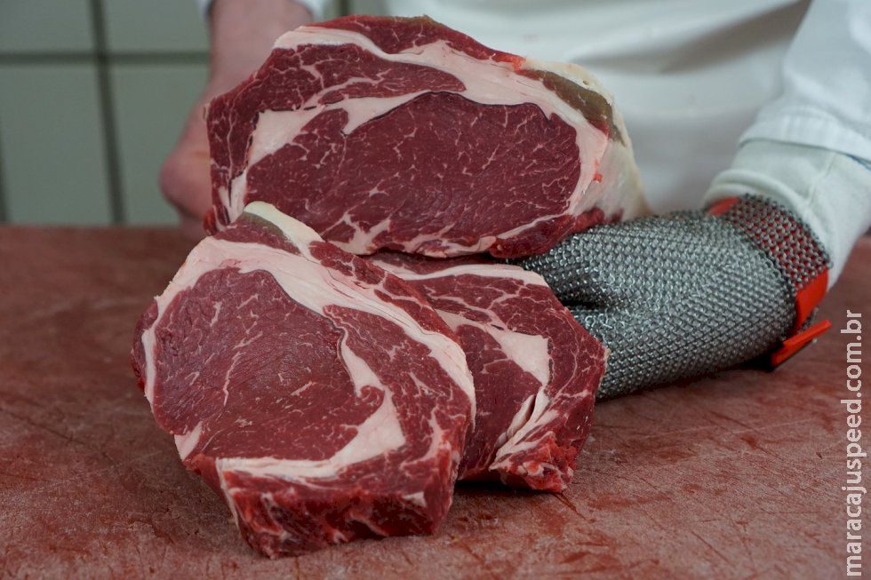 Em meio a veto chinês, governo brasileiro vai exportar carne bovina à Rússia Em meio a veto chinês, governo brasileiro vai exportar carne bovina à Rússia