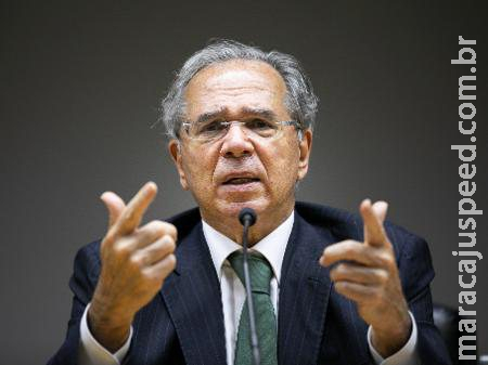 Guedes diz que economia deve continuar crescendo e que vai combater a inflação Guedes diz que economia deve continuar crescendo e que vai combater a inflação