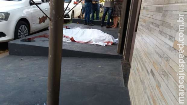 Homem é assassinada a facadas no Morada do Sossego Homem é assassinada a facadas no Morada do Sossego