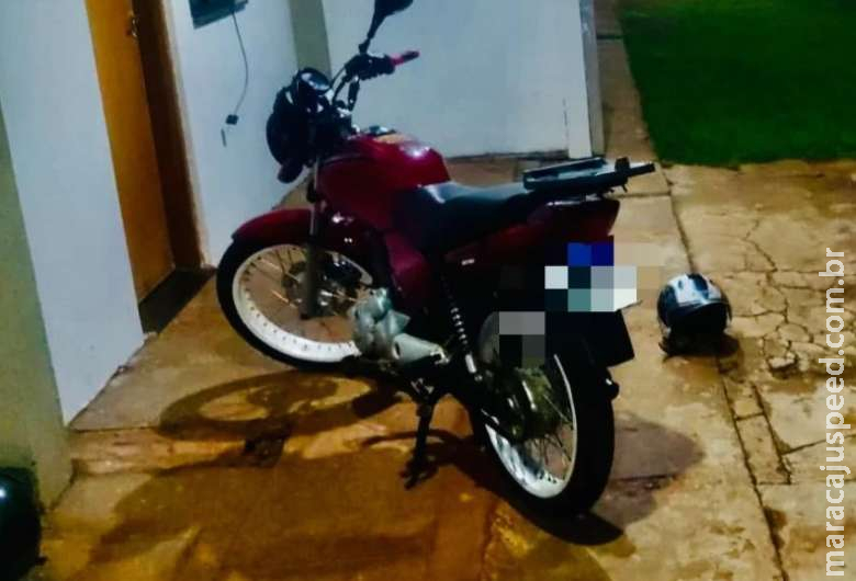 Homem é preso ao ser flagrado em motocicleta com placa adulterada Homem é preso ao ser flagrado em motocicleta com placa adulterada