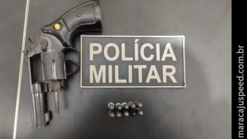 Homem é preso em flagrante com revólver após ameaçar ex-mulher Homem é preso em flagrante com revólver após ameaçar ex-mulher