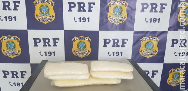 Homem é preso pela PRF transportando cocaína presa no corpo na BR-262 Homem é preso pela PRF transportando cocaína presa no corpo na BR-262