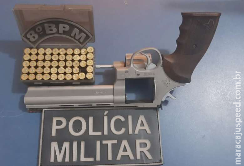 Homem efetua disparos de arma de fogo durante festa Homem efetua disparos de arma de fogo durante festa