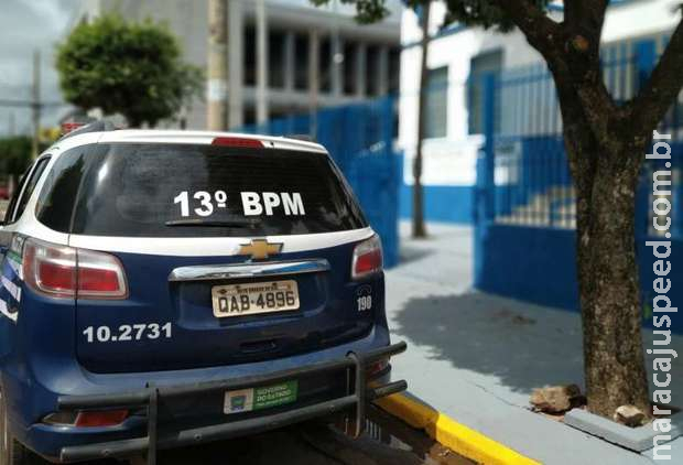 Homem morre após colidir motocicleta contra veículo Homem morre após colidir motocicleta contra veículo