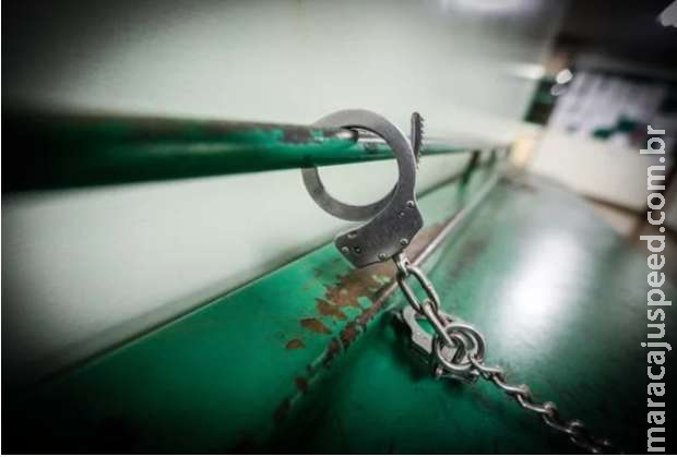 Homem pede para voltar a cadeia para não morar com esposa: Homem pede para voltar a cadeia para não morar com esposa: