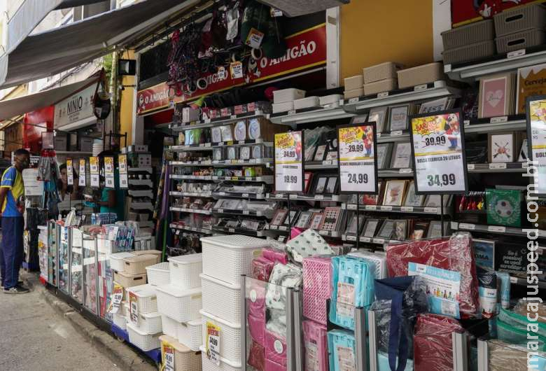 IBGE: vendas no comércio têm redução de 1,3% em setembro IBGE: vendas no comércio têm redução de 1,3% em setembro