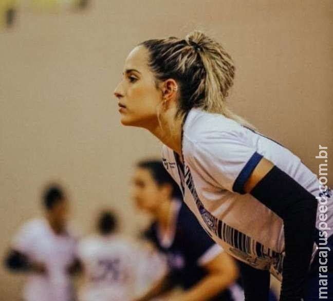 Jogadora de vôlei Núbia Rebello morre em acidente de carro
