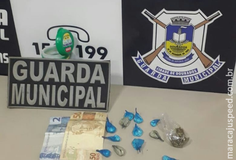 Jovem é preso por tráfico e diz que vendia droga para pagar dívida de fiança Jovem é preso por tráfico e diz que vendia droga para pagar dívida de fiança