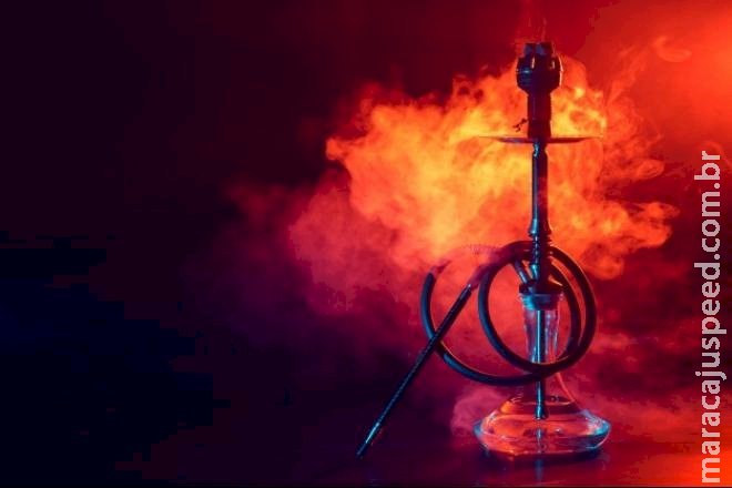 Jovens menores de 18 anos podem ser proibidos de comprar narguilés ou cachimbos Jovens menores de 18 anos podem ser proibidos de comprar narguilés ou cachimbos